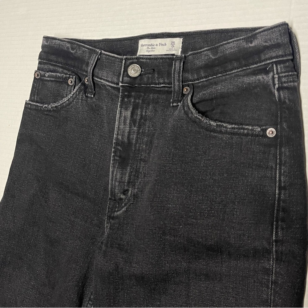 Abercrombie Fitch The Mom High Rise Distressed Jeans Sz 27x26 Black Grunge - Picture 4 of 8